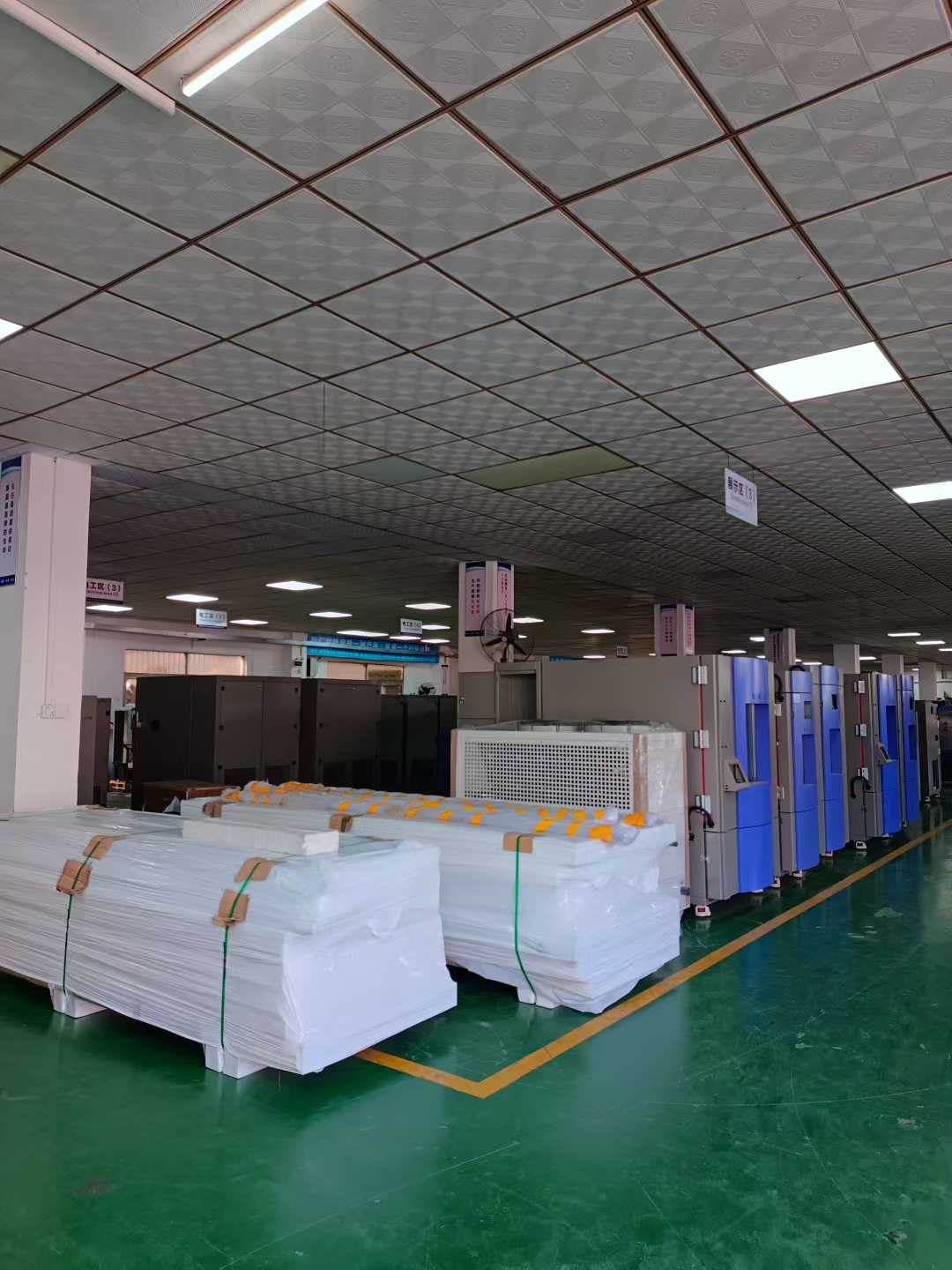 勤卓步入式高低溫試驗箱同城送貨流程 /static/upload/image/20251212/1765536975160837.jpg